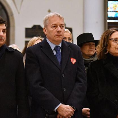 Wojciech Saługa, Marszałek Województwa Śląskiego, uczestniczy w uroczystościach upamiętniających 80. rocznicę Tragedii Górnośląskiej. (wygenerowano przez AI)