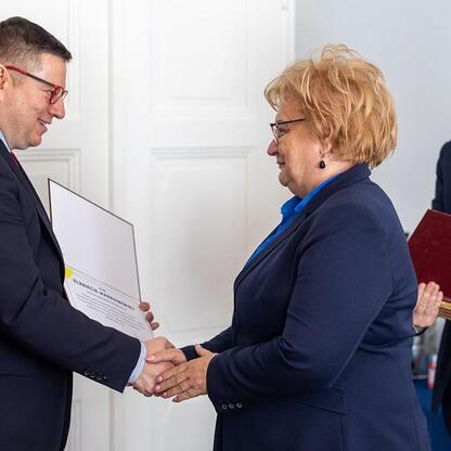Wojewódzka Rada Rynku Pracy: spotkanie o regionalnych strategiach pracy i rozwoju. (wygenerowano przez AI)