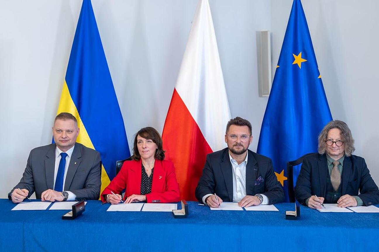 Rafał Adamczyk, członek Zarządu Województwa Śląskiego, podczas wywiadu na Silesia Congress. (wygenerowano przez AI)