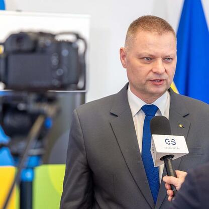 Rafał Adamczyk, członek Zarządu Województwa Śląskiego, podczas wywiadu na Silesia Congress. (wygenerowano przez AI)
