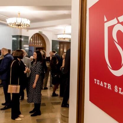 Gala Złotych Maski w Teatrze Śląskim im. Stanisława Wyspiańskiego. (wygenerowano przez AI)