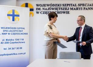 Grzegorz Boski, wicemarszałek Śląska, podczas podpisania umowy o modernizację Wojewódzkiego Szpitala Specjalistycznego im. Najświętszej Maryi Panny w Częstochowie. (wygenerowano przez AI)