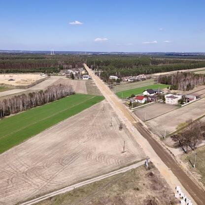 Rozbudowa DW 492: Przebudowa drogi i budowa infrastruktury województwa śląskiego. (wygenerowano przez AI)