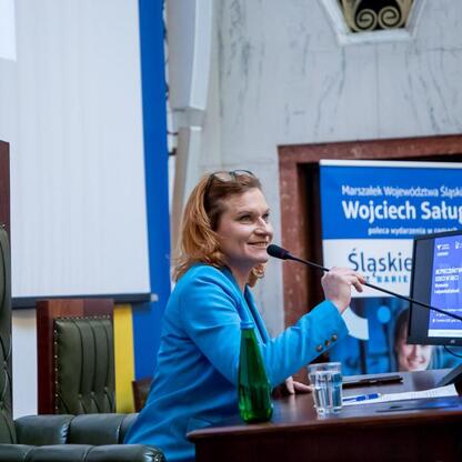 Wojewódzka konferencja o bezpieczeństwie dzieci w sieci, Marszałek Województwa Śląskiego Wojciech Sługa. (wygenerowano przez AI)