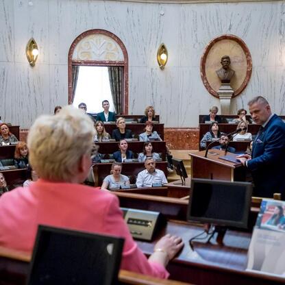 Konferencja o bezpieczeństwie dzieci w sieci, Śląsk, Rafał Adamczyk, 2023. (wygenerowano przez AI)