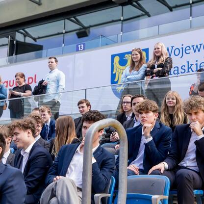 II Posiedzenie Rady Młodzieżowej przy Parlamentarnym Zespole ds. Młodzieży w Silesian Stadium. (wygenerowano przez AI)