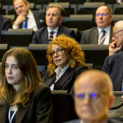 Zwrotka w konferencji dotyczącej transformacji energetycznej i Green Deal w Katowicach. (wygenerowano przez AI)
