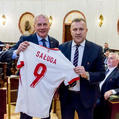 Celebrowanie 105. rocznicy Śląskiego Związku Piłki Nożnej w Sali Sejmu Śląskiego. (wygenerowano przez AI)