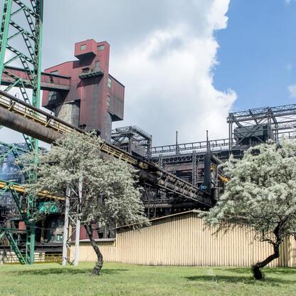 Modernizacja baterii koksowniczej w JSW Koks w Dąbrowie Górniczej, Polska. (wygenerowano przez AI)