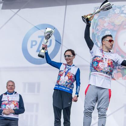 Podczas 26. Bieg po Nowe Życie, Wojciech Saługa, Marszałek Województwa Śląskiego, zasłynął jako pierwszy marszant. (wygenerowano przez AI)