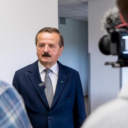 Wojewódzki Szpital Specjalistyczny im. Najświętszej Maryi Panny w Częstochowie. Inwestycja w rozbudowę Oddziału Anestezjologii i Intensywnej Terapii. (wygenerowano przez AI)