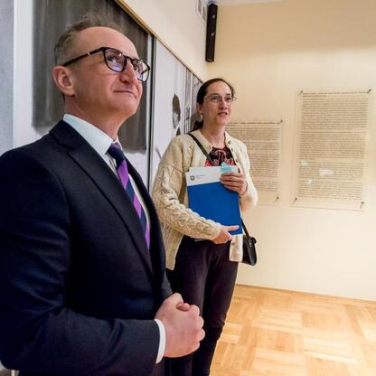 Grzegorz Boski, wicemarszałek województwa śląskiego, podczas wręczenia umów w konkursie 
