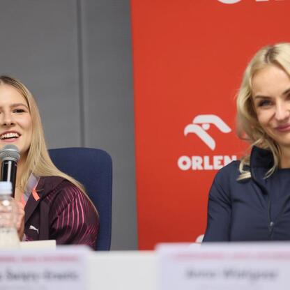 Podczas konferencji prasowej przed 71. edycją Orlen Memorial Janusza Kusocińskiego. (wygenerowano przez AI)
