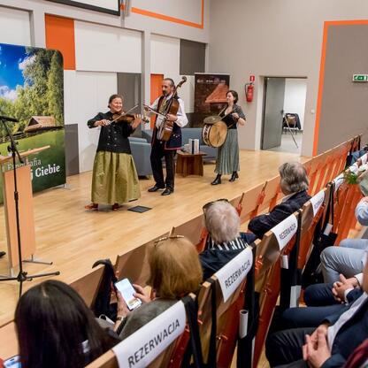 Jubileusz 50-lecia Muzeum Górnego Śląska w Chorzowie. Festiwal kultury i tradycji. (wygenerowano przez AI)