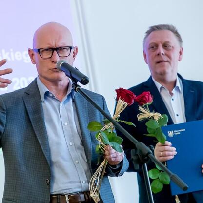 Podczas Święta Muzealnictwa wręczono nagrody za najlepsze wydarzenia muzealne w 2024 roku. (wygenerowano przez AI)