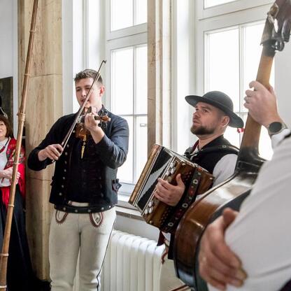 Tydzień Kultury Beskidzkiej: Muzyka i tradycja w Śląsku (wygenerowano przez AI)