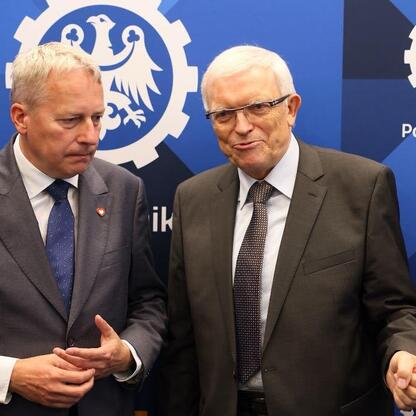 Wojciech Saługa, Marszałek Województwa Śląskiego, podczas uroczystości otwarcia Centrum Technologii i Nauk Obliczeniowych na Politechnice Śląskiej. (wygenerowano przez AI)
