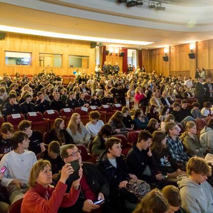 Auditorium pełno uczestników seminarium 