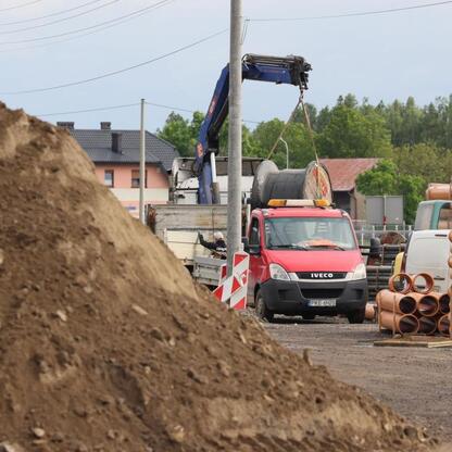 Renowacja DW 494: Prace budowlane na terenie Śląska. (wygenerowano przez AI)