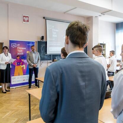 IT Fitness Test 2025: uczestnicy z Sosnowca i Dąbrowy Górniczej uczą się cyfrowych kompetencji. (wygenerowano przez AI)
