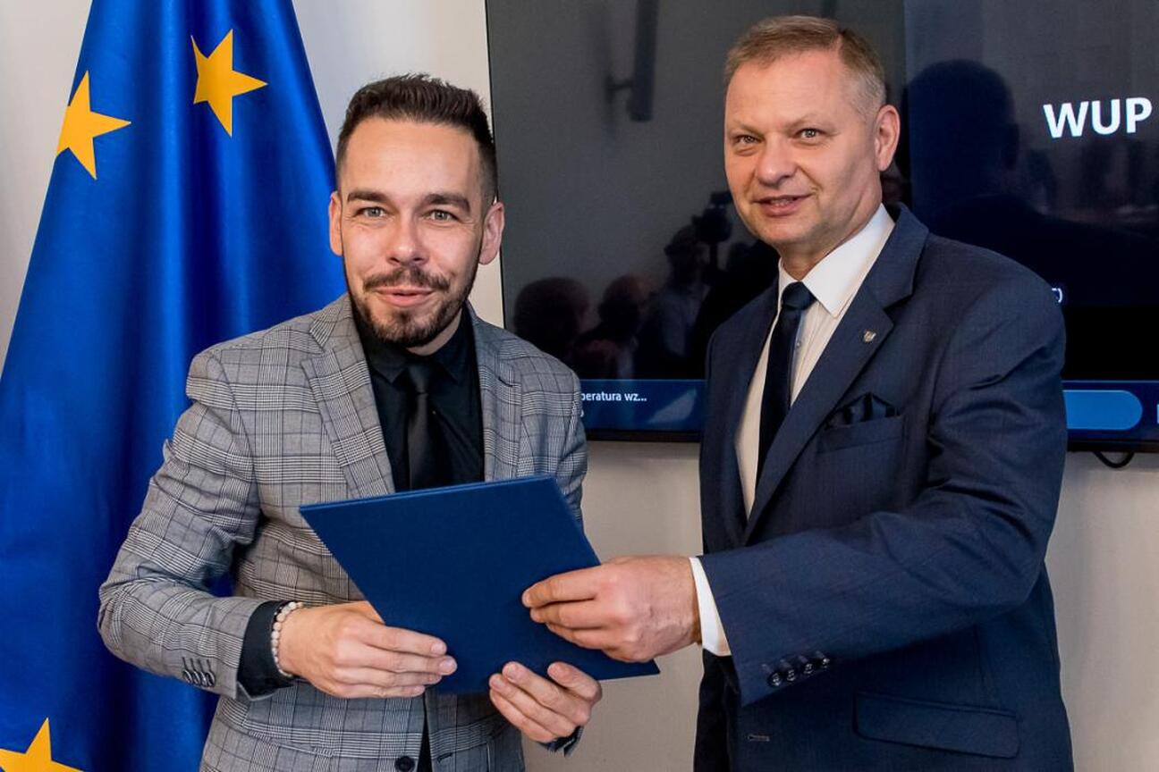 Rafał Adamczyk, Członek Zarządu Województwa Śląskiego, przewodniczy inauguracji Silesia Labour Market Council w Katowicach. (wygenerowano przez AI)