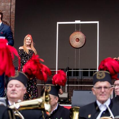 Wernisaż festiwalu INDUSTRIADY w Fabryce Porcelany w Katowicach. (wygenerowano przez AI)