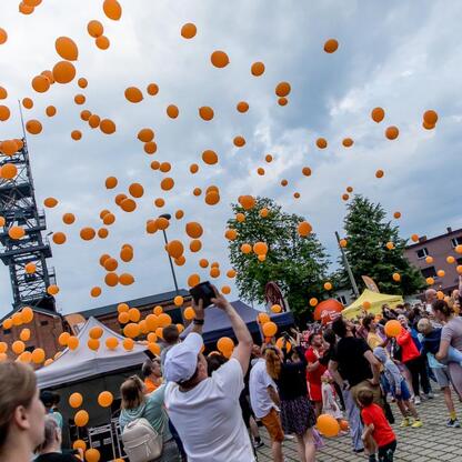 Zapowiadający festiwal INDUSTRIADY w Zabytkowej Kopalni Ignacy w Rybniku. (wygenerowano przez AI)