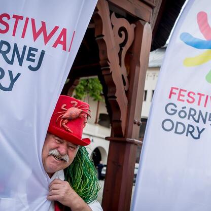 Festiwal Górnej Odry w Raciborzu, festiwalowy nastrój i aktywność na świeżym powietrzu. (wygenerowano przez AI)