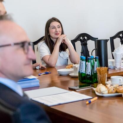 Wicemarszałek Województwa Śląskiego Grzegorz Boski prowadzi spotkanie w ramach programu 