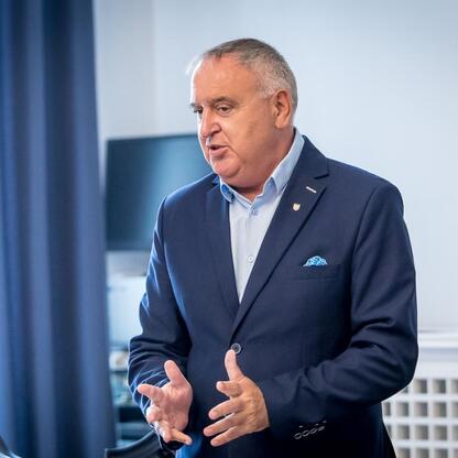 Grzegorz Boski, wice-marszałek Województwa Śląskiego, omawia program 