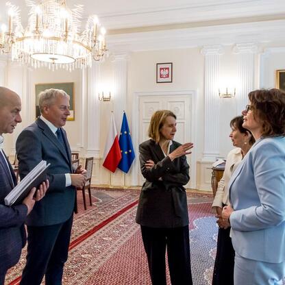 Zwrotka do Marszałka Wojciecha Saługi i senatora Haliny Biedy w kontekście starania o wpis Muzeum Górnictwa Węglowego w Zabrzu na listę UNESCO. (wygenerowano przez AI)