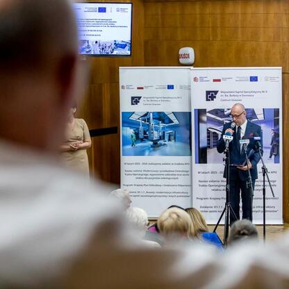 Wojewódzki Szpital Specjalistyczny im. św. Barbary w Sosnowcu: Inwestycja w modernizację sal zabiegowych i nowoczesną aparaturę medyczną. (wygenerowano przez AI)