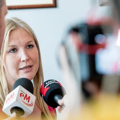 Joanna Bojczuk, członkini Zarządu Województwa Śląskiego, podczas wywiadu medialnego w ramach kampanii edukacyjnej 