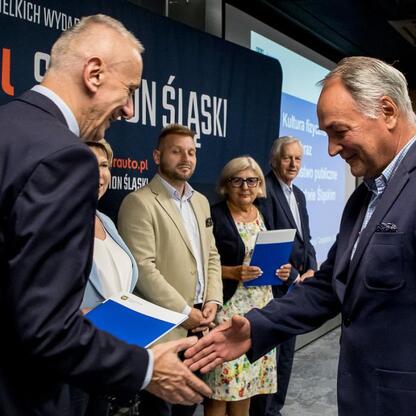 Stadion Śląski, ceremonia zakończenia konkursu ofert na projekty kultury fizycznej i bezpieczeństwa publicznego. (wygenerowano przez AI)