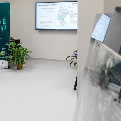 Wystąpienie w konferencji o planie adaptacji klimatycznej dla Śląska. (wygenerowano przez AI)