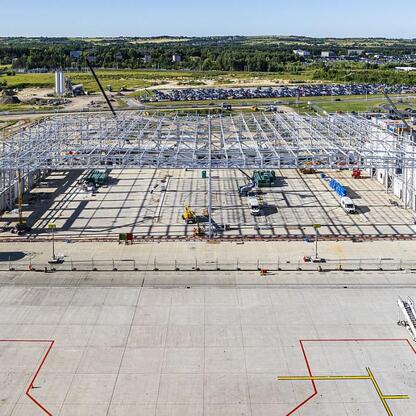 Budowa nowych infrastruktur na Katowice Airport w Pyrzowicach. (wygenerowano przez AI)