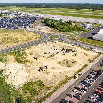 Katowice Airport w Pyrzowicach: rozbudowa i rozwój infrastruktury. (wygenerowano przez AI)