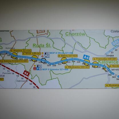 Mapa regionu Ruda Śląskie, uwzględniająca drogi i lokalizacje, wskazuje na modernizację Rudzkiego Pogotowia Ratunkowego. (wygenerowano przez AI)