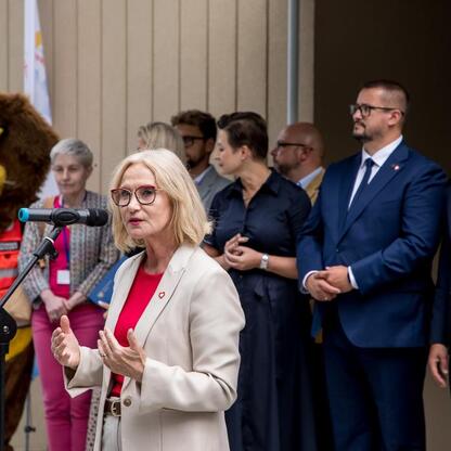 Rudzkie Pogotowie: Modernizacja i rozwój. (wygenerowano przez AI)
