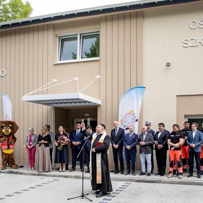 Rudzkie pogotowie w odnowionej siedzibie, inauguracja nowego Ośrodka Szkolenia. (wygenerowano przez AI)