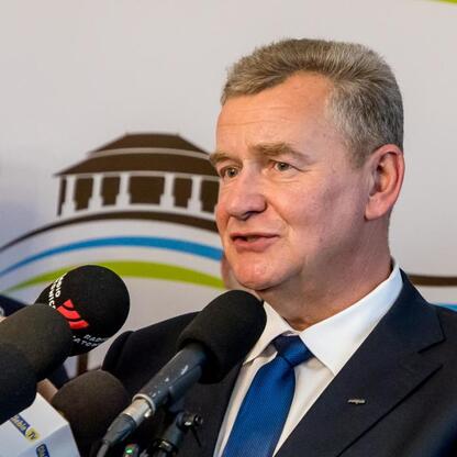 Konferencja prasowa w Euroterminal Sławków o inwestycji w infrastrukturę drogową. (wygenerowano przez AI)