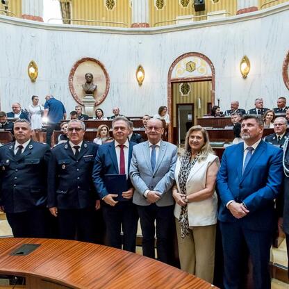 Uroczystość wręczenia nowych samochodów ratowniczo-gaśniczych dla OSP w regionie Śląskim. (wygenerowano przez AI)