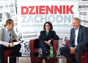 Marszałek Wojciech Saługa podkreśla znaczenie dziedzictwa industrialnego w regionie Śląska. (wygenerowano przez AI)