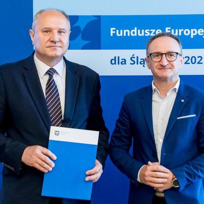 Grzegorz Boski, wicemarszałek Województwa Śląskiego, prezentuje projekt Funduszy Europejskich dla Śląska 2021-2027. (wygenerowano przez AI)