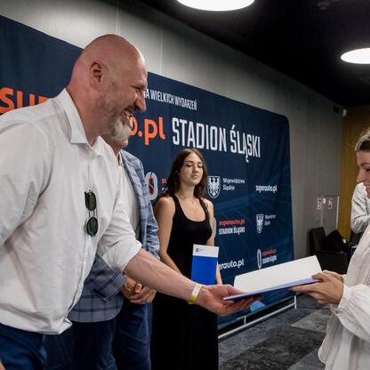 Na Superauto.pl Stadionie Śląskim wyróżniono 76 sportowców za wybitne osiągnięcia w 2024 roku. (wygenerowano przez AI)