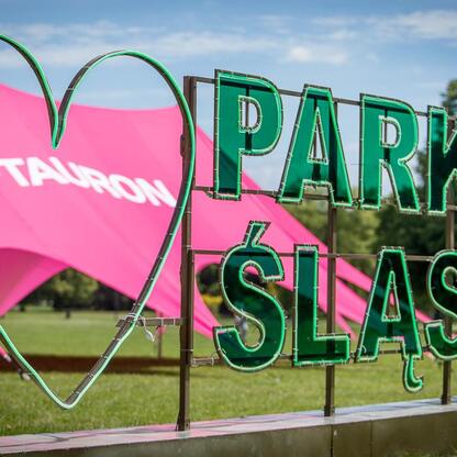 Zaproszenie na jubileuszowe urodziny TAURON Parku Śląskiego, z okazji 75-lecia parku. (wygenerowano przez AI)