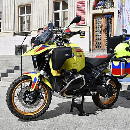 BMW R1300GS, ambulans motocyklowy, Katowice, Śląsk (wygenerowano przez AI)
