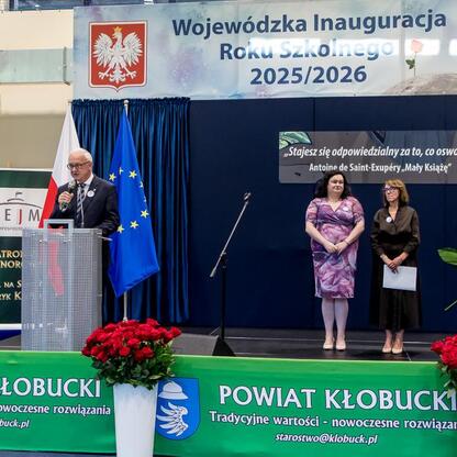 Wojewódzka Inauguracja Roku Szkolnego 2025/26 w Zespole Szkół nr 1 w Kłobucku. (wygenerowano przez AI)