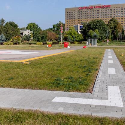 Helipad przy Wojewódzkim Szpitalu Specjalistycznym nr 5 im. św. Barbary w Sosnowcu. (wygenerowano przez AI)