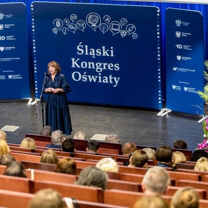 Formalna debata o przyszłości edukacji na Śląskim Kongresie Oświaty. (wygenerowano przez AI)